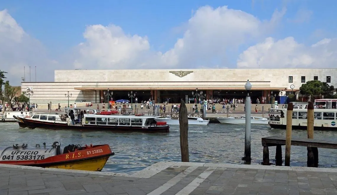 Hayez Rooms Venice 0*,